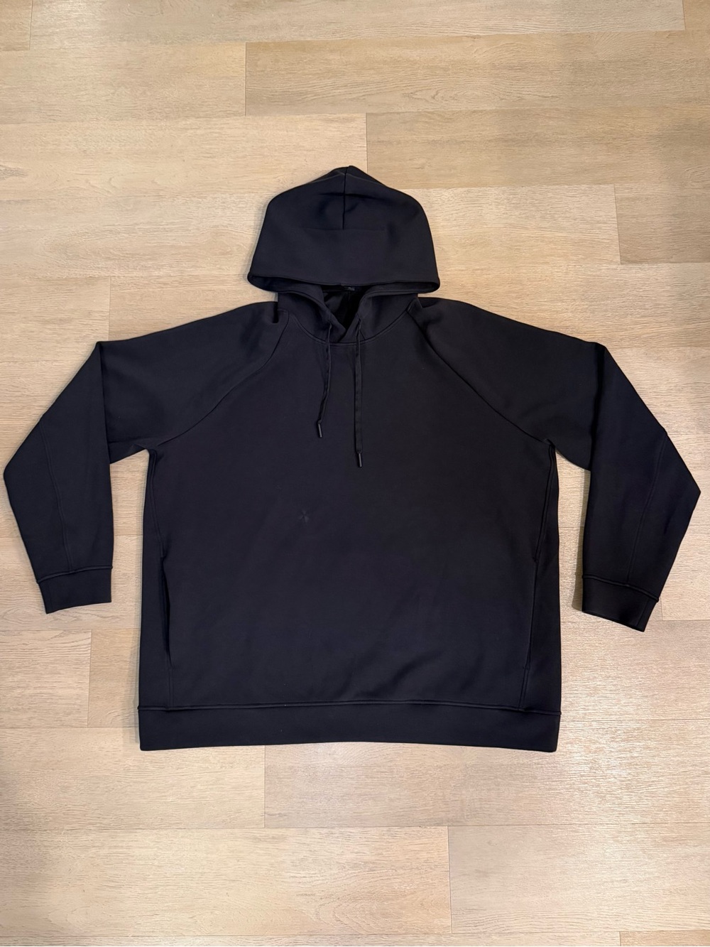 lululemon athletica Men’s Black Crewneck Sweatshirt